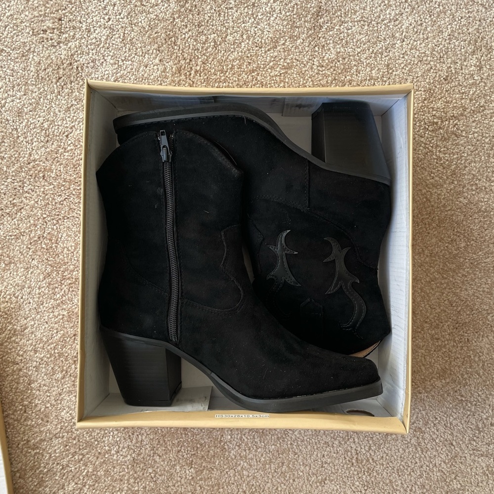 Black Cowgirl Boots